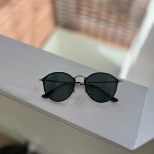 Ray-Ban Black Round Sunglasses